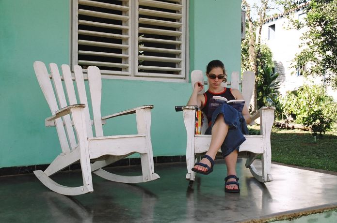 Each house in Cuba normally has two rocking chairs in the front (and a grandmother...)