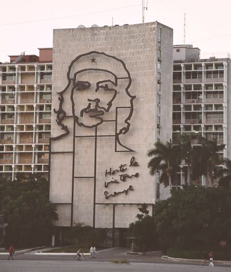 Che Guevara in front of the Cuban Ministry of Interior building, Havana